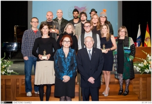 Ganadores de los Premios Culturales 2014 con el rector, Eduardo Doménech y la Vicerrectora, Nélida Rancel.